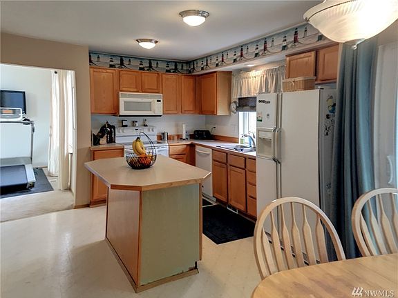 2nd image of 32412 Newcastle Dr