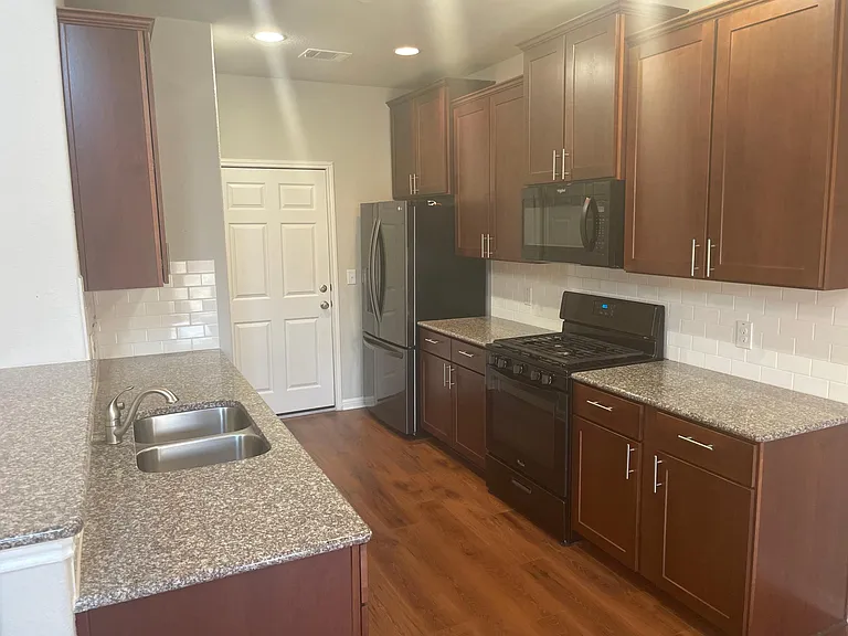 1700 Catalan Rd — Photo 4