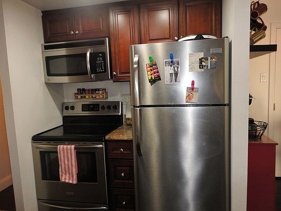 4th image of 232 Bainbridge St Frnt 1F