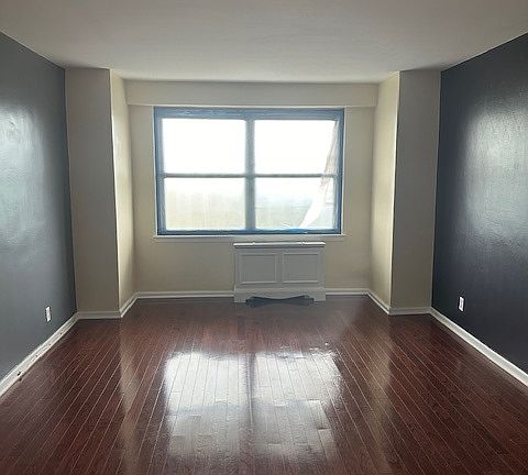 5th image of 285 Aycrigg Ave APT 11B