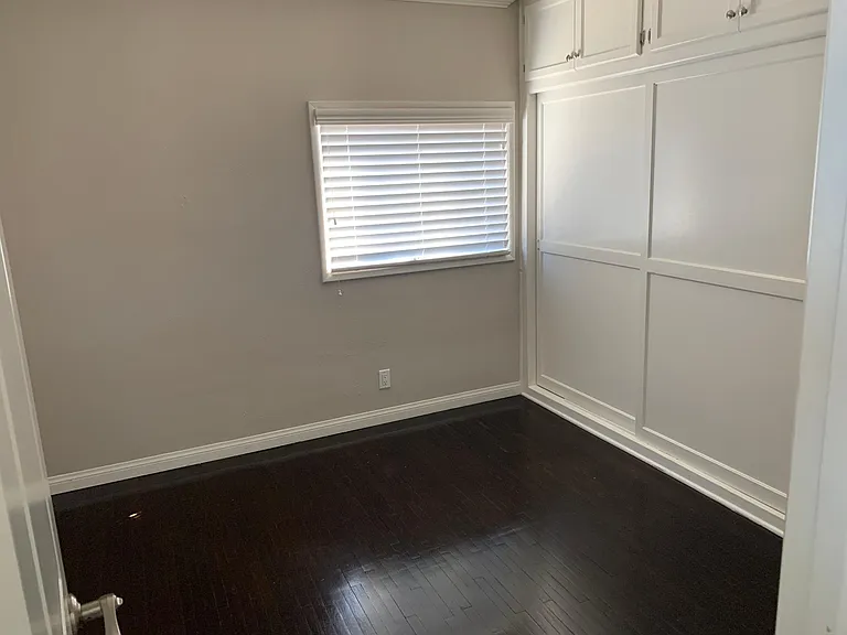 9030 Swinton Ave — Photo 24