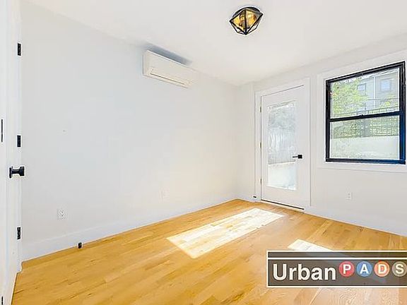 5th image of 184 Adelphi St #3B