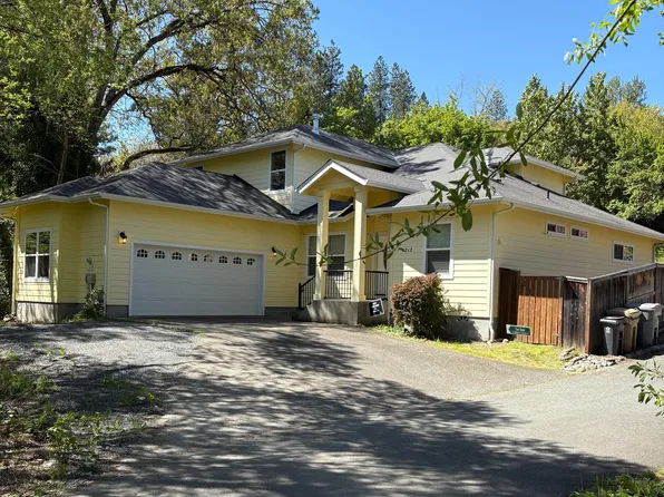 1313 NW Bellevue Pl, Grants Pass, OR 97526