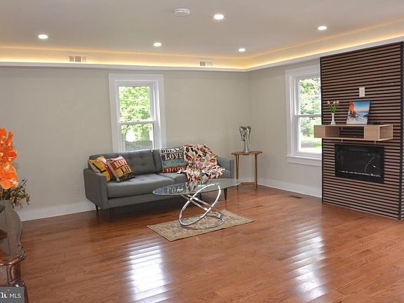 5th image of 1006 Circle Dr