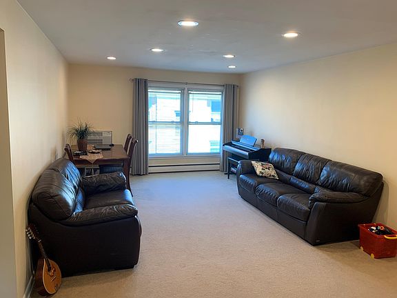 4th image of 1346 Woodview Ln #2N