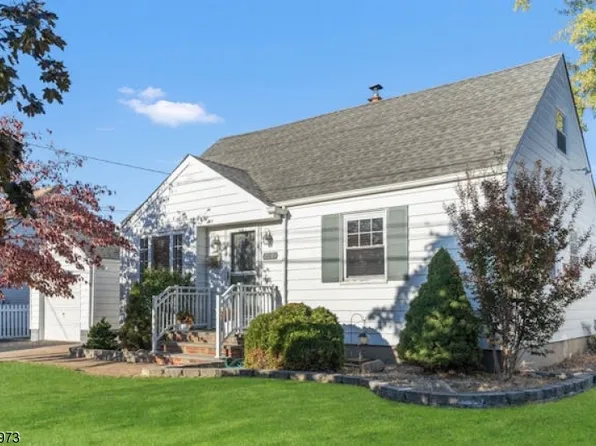 136 Willard Ave, Totowa Boro, NJ 07512