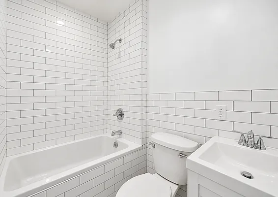 Bathroom, photo 2