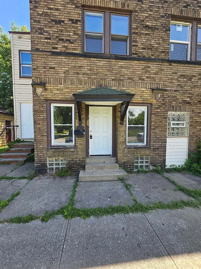 14201 Westropp Ave — Photo 3