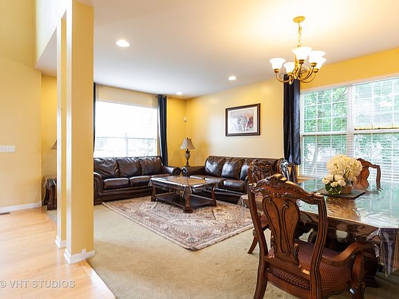 3rd image of 178 Bedford Ln