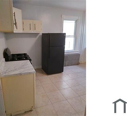 2nd image of 349 Walnut St APT 2
