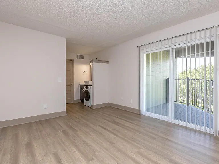 Sunrise Apartments — Photo 10