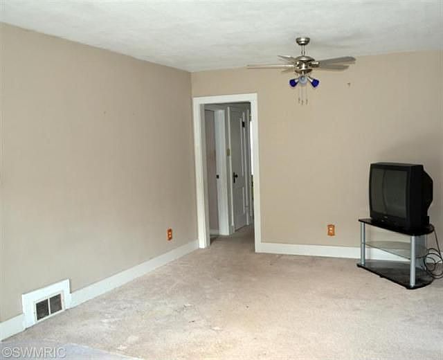2nd image of 704 N 15th St