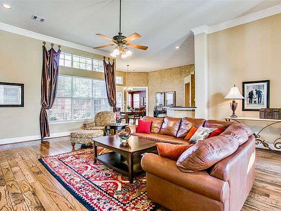 5th image of 3228 Summerfield Dr