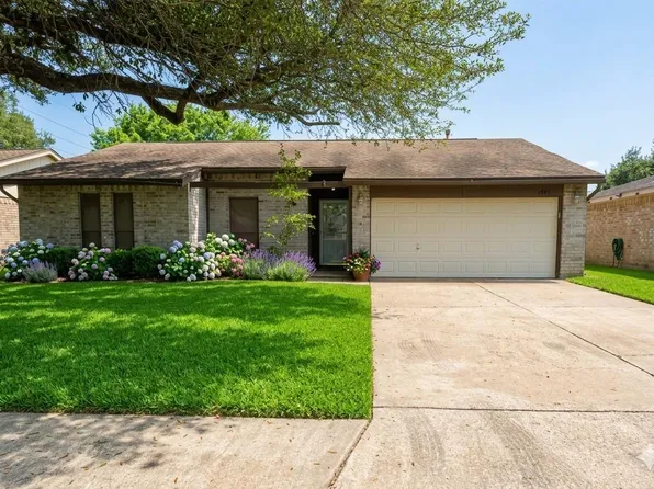 7646 Western Oak Ln, Houston, TX 77040