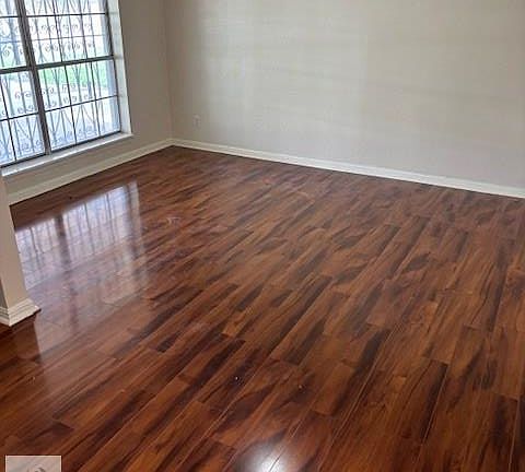 4th image of 515 Colonial Dr