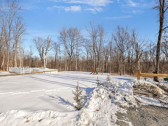 3rd image of 1230 Mountain Road