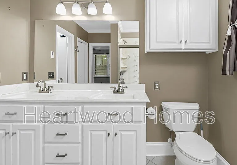 2417 Clark St #B — Photo 25