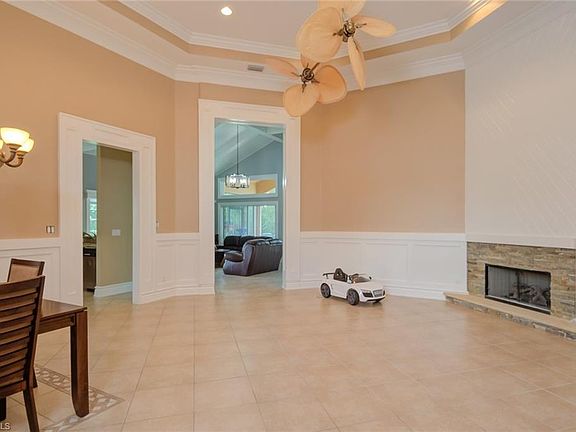 2nd image of 4501 Lee Blvd