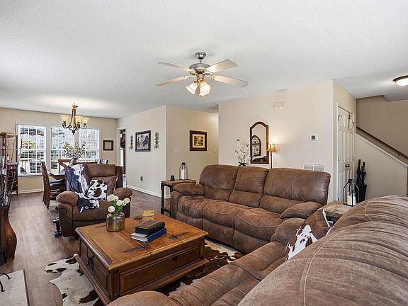 5th image of 322 Saddle Ridge Dr