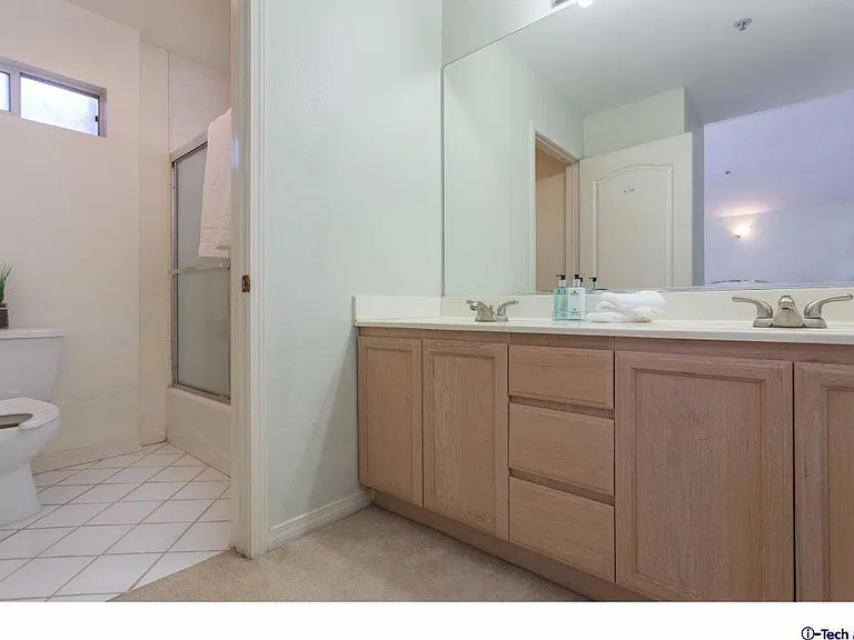 2469 Montrose Ave #E — Photo 14