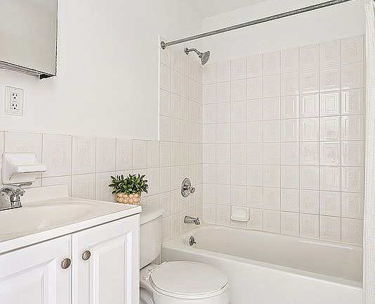 5th image of 273 Nostrand Ave APT 4B
