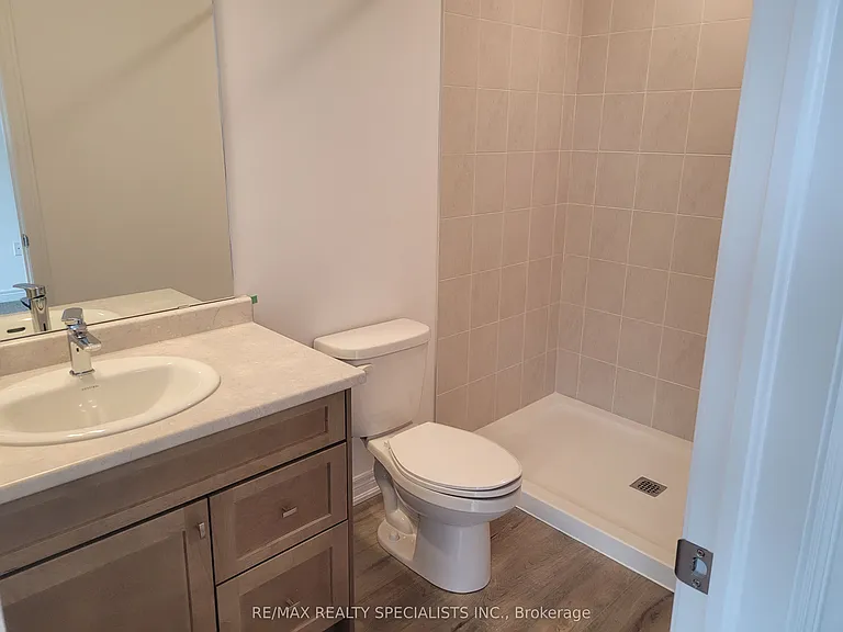 120 Court Dr #4 — Photo 17