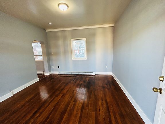 5th image of 422 W King St #14115640