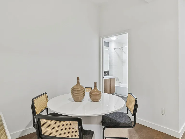 116 John St #2704 — Photo 4
