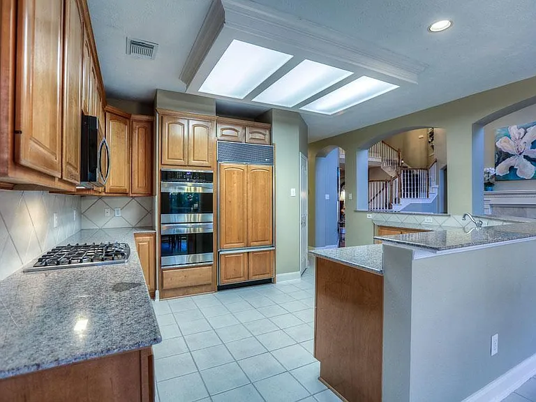 6 Greycrest Pl — Photo 10