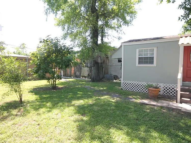 734A McDaniel St — Photo 3