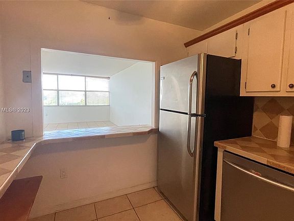 3rd image of 1200 NE Miami Gardens Dr APT 405W