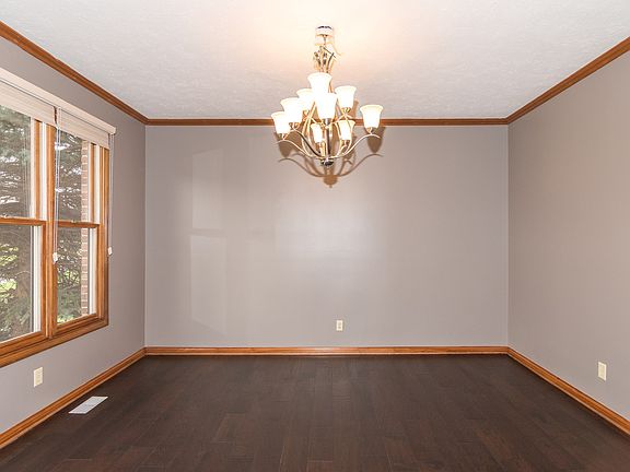 3rd image of 12123 Kingfisher Ct