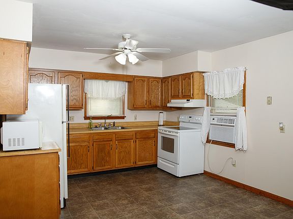 5th image of 1106 Echo Ln