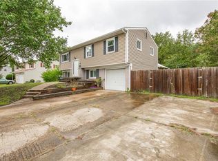 805 Lamplight Ln, Virginia Beach, VA 23452