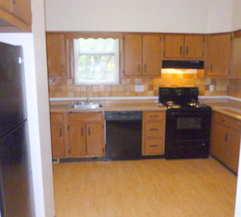 3rd image of 2874 Montana Ave