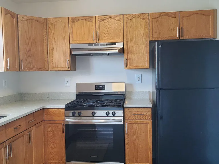 29 Litchfield Ln E — Photo 6
