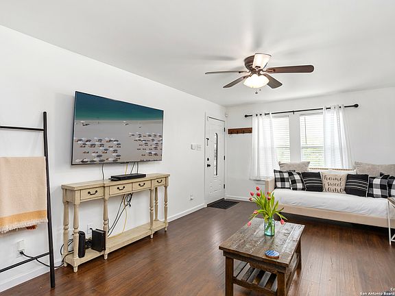 4th image of 4623 Lark Ave