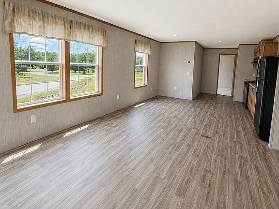 5th image of 285 Brian Ln