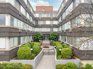 7251 Randolph St APT A4, Forest Park, IL 60130