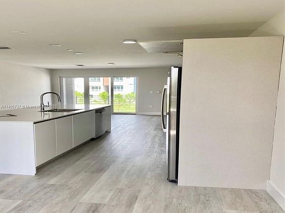 4th image of 2555 193rd St #2112