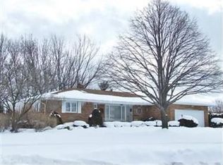 5637 Cascade Ct, Seven Hills, OH