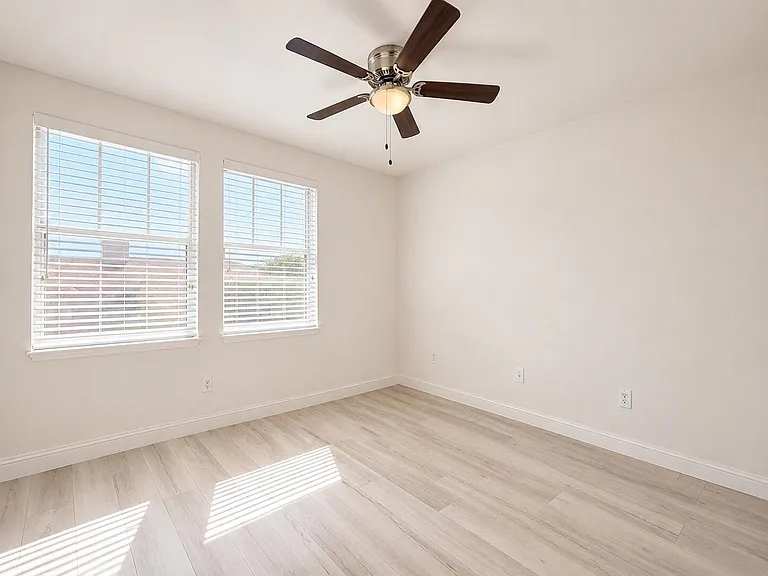 780 Marina Del Ray Ln #4 — Photo 7