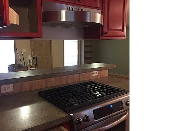 4th image of 2208 N Medford Dr