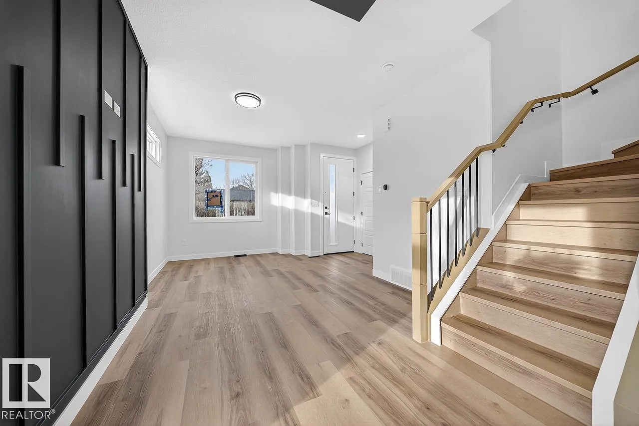 3 bed, 2.5 bath, 1250 sqft, $2,295 — Photo 2
