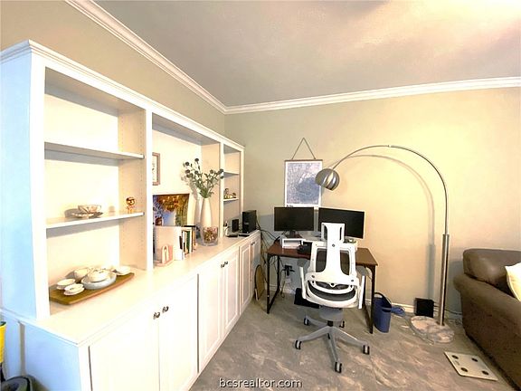3rd image of 1702 Deacon Dr APT 203