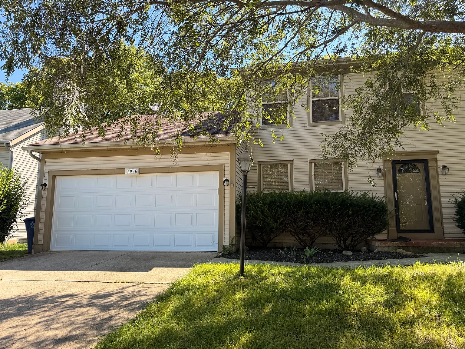 3 bed, 2.5 bath, 2061 sqft, $2,600 — Photo 1