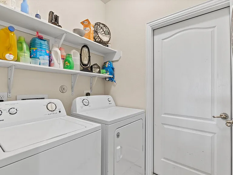 7911 Wood Hollow Dr — Photo 13