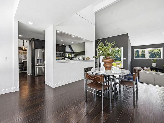 5th image of 8575 Torwoodlee Ct
