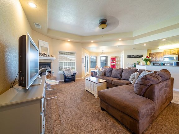 4th image of 141 Garrett Dr