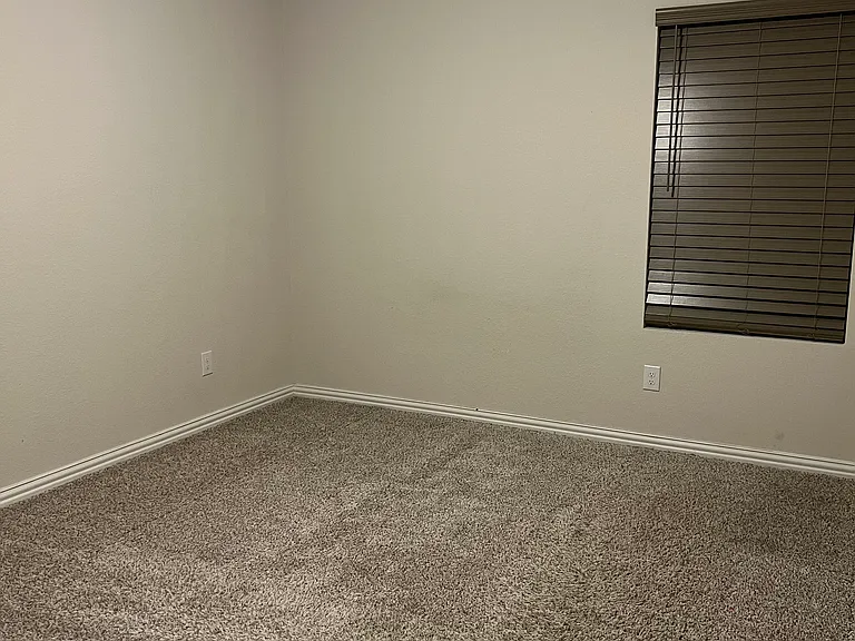 1425 Rolling Fox Dr — Photo 12